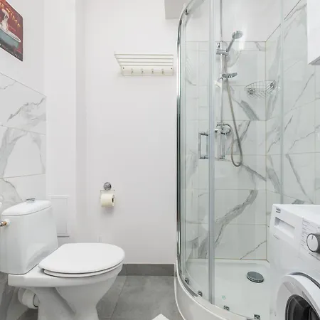 Popieluszki 2 By Homeprime Apartment